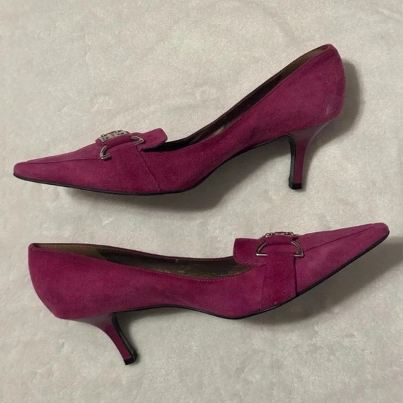 BCBG Vintage Y2K Hot Pink Suede Pointed Toe Kitten Heels, US 6.5 - Picture 5 of 6